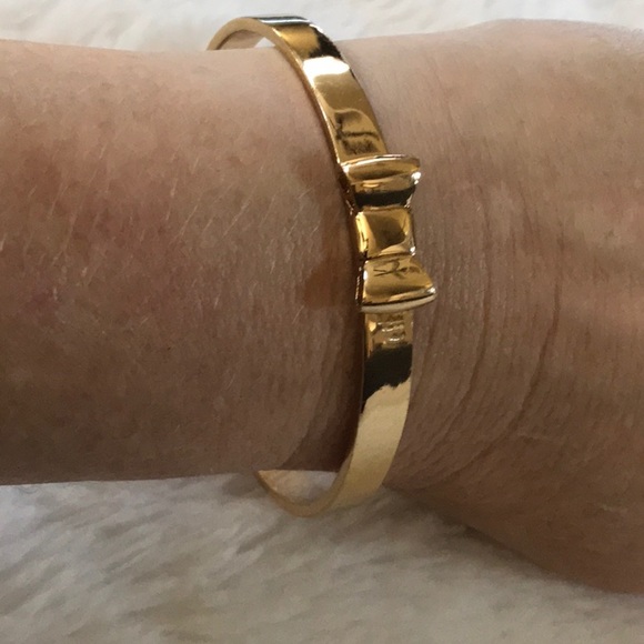 ♠️ Kate Spade Take a bow bangle bracelet♠️ - Picture 4 of 5